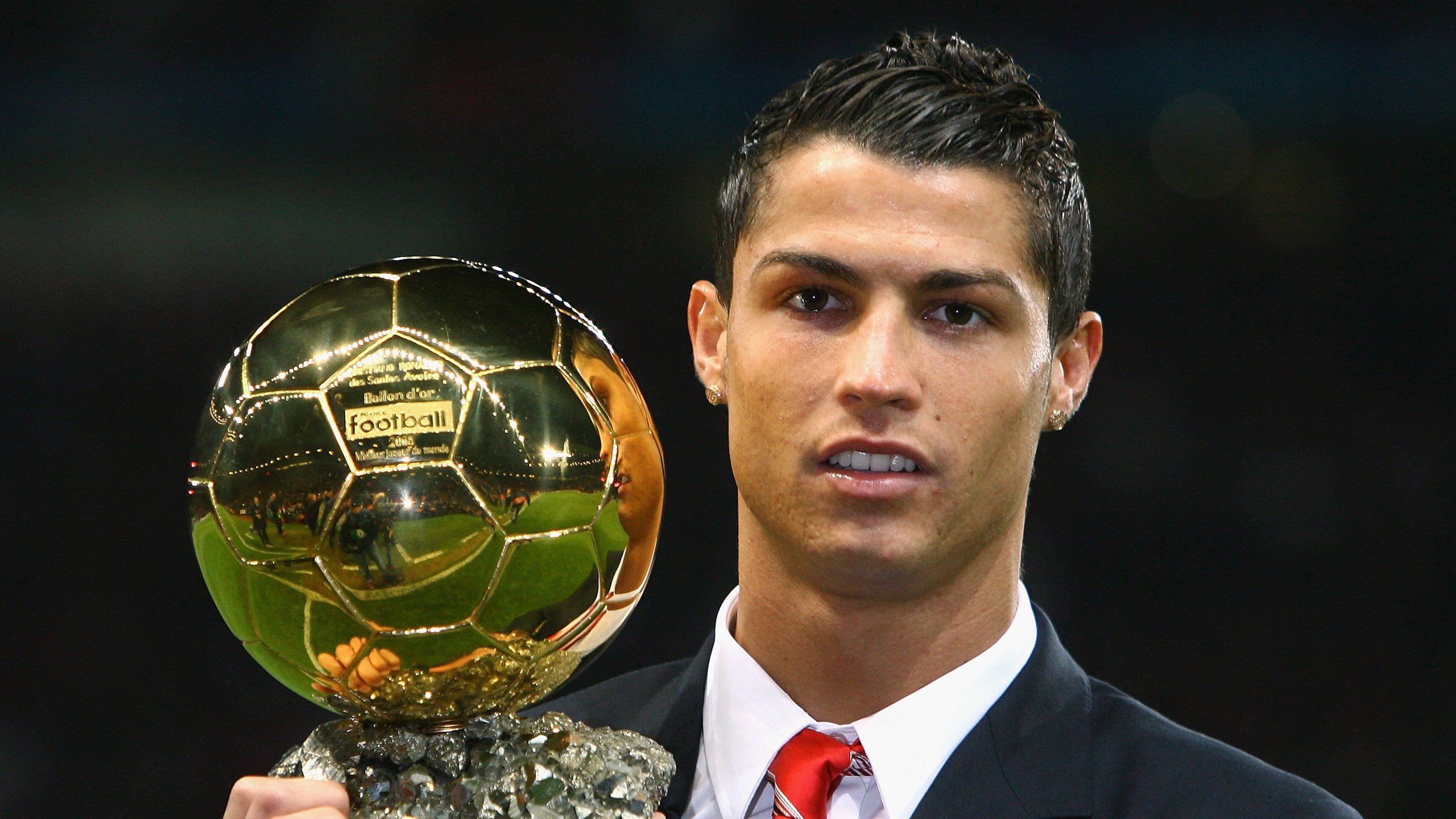 赛道上的孤勇者，维斯塔潘独扛大旗，迈凯伦毫厘之间险胜红牛